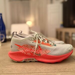 Nike Pegasus Trail 5 GORE-TEX
Men's Waterproof Trail Running Shoes